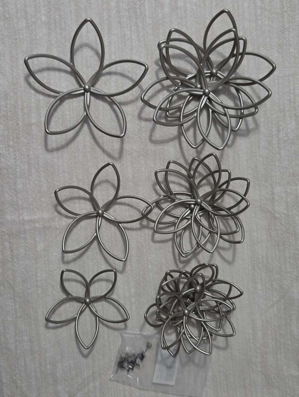 Umbra Alan Wisniewski 14-Piece Silver Tone Flower Wall Decor Set. Hard to Find!